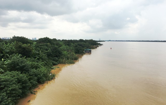 Mực nước sông Hồng tại Hà Nội đang xuống dần - Ảnh 1