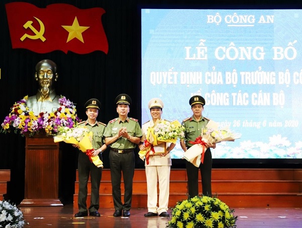 Nghệ An- Hà Tĩnh có tân Giám đốc Công an tỉnh - Ảnh 3