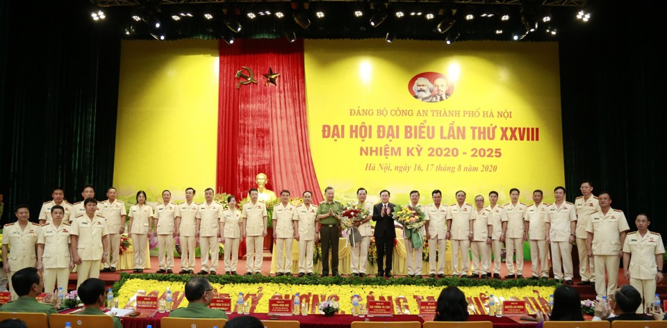 Thiếu tướng Nguyễn Hải Trung tiếp tục được bầu giữ chức Bí thư Đảng ủy Công an Hà Nội - Ảnh 2