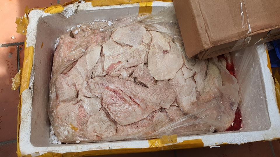 Hà Nội: Phát hiện hơn 2 tấn nầm lợn, trứng non... không rõ nguồn gốc tại cơ sở ở Tứ Liên - Ảnh 2