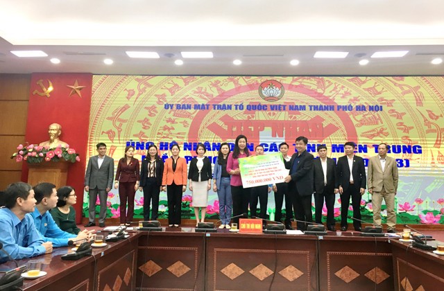 Hà Nội tiếp nhận đăng ký ủng hộ gần 60 tỷ đồng cho đồng bào vùng lũ miền Trung - Ảnh 1