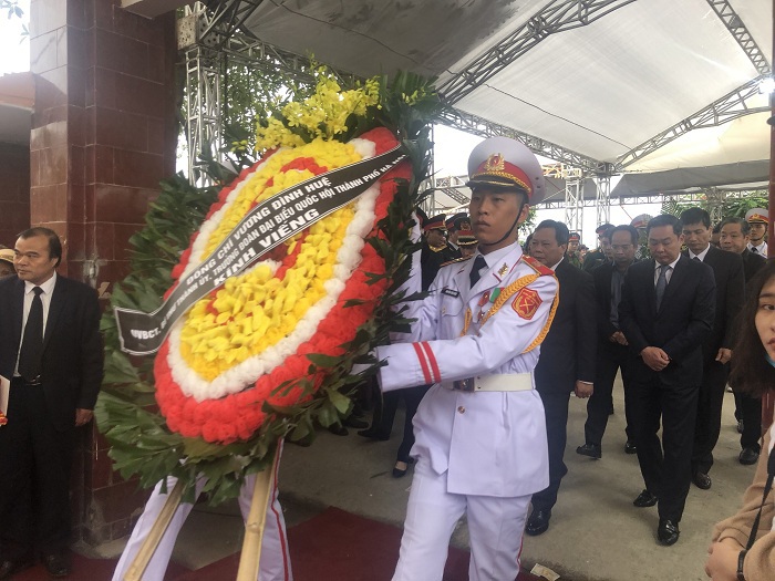 Hà Nội: Dòng người thương tiếc tiễn biệt Thiếu tướng Nguyễn Hữu Hùng - Ảnh 5
