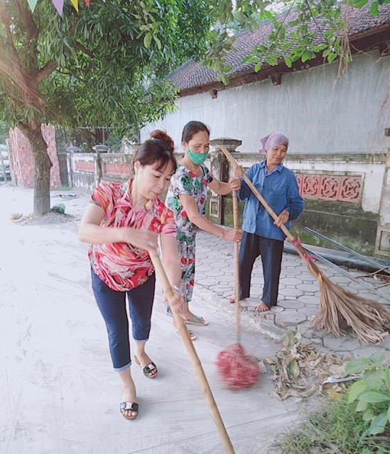Huyện Thanh Oai ra quân tổng vệ sinh môi trường - Ảnh 1