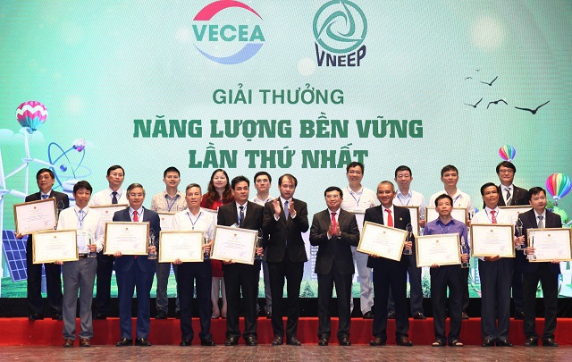 PC Quảng Ngãi được trao giải thưởng năng lượng bền vững - Ảnh 1