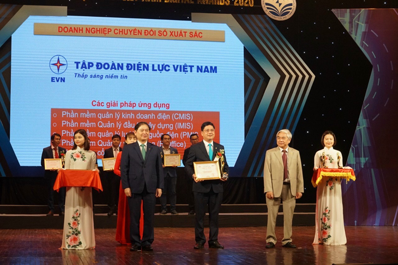 EVN cùng một số đơn vị của ngành Điện được vinh danh là Doanh nghiệp chuyển đổi số xuất sắc Việt Nam 2020 - Ảnh 1