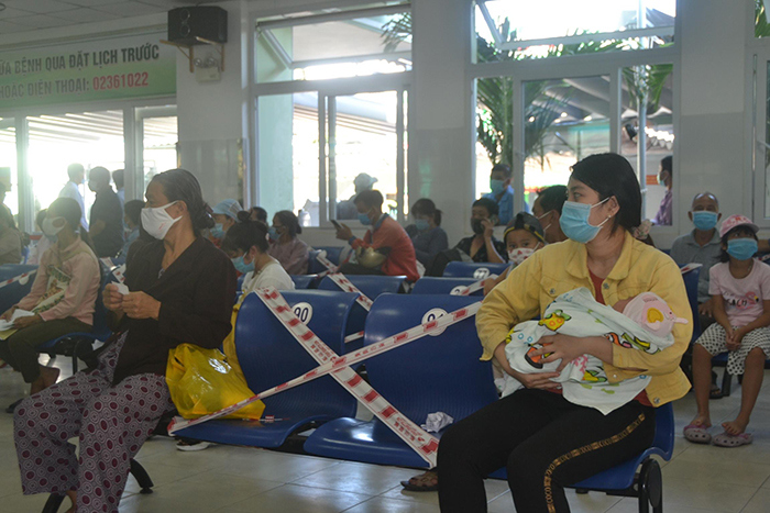 Ghi nhận trong ngày đầu Bệnh viện Đà Nẵng mở cửa khám chữa bệnh trở lại - Ảnh 6