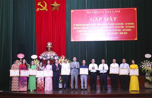 Huyện ủy Gia Lâm gặp mặt kỷ niệm ngày truyền thống ngành Tổ chức, Dân vận - Ảnh 2