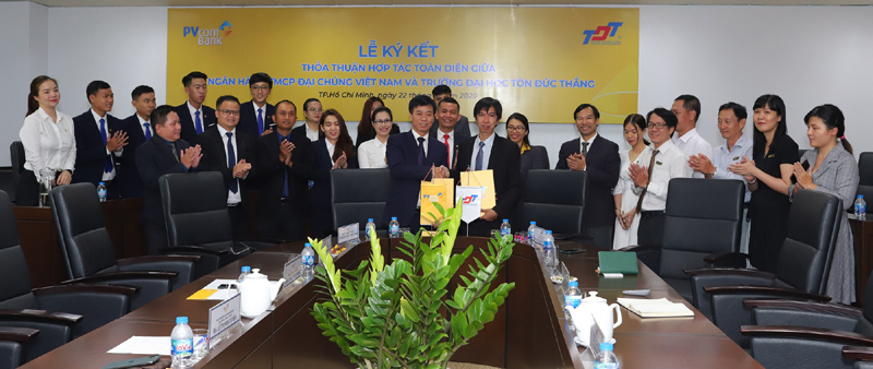 PVcomBank ký kết hợp tác toàn diện cùng trường Đại học Tôn Đức Thắng - Ảnh 1