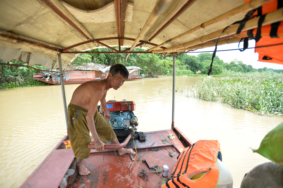 Hà Nội: Nước sông Hồng dâng cao, người dân gặp khó - Ảnh 18