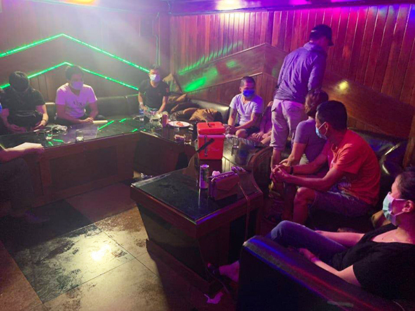 Đà Nẵng: Bắt “động lắc” karaoke trong Không Gian Xưa - Ảnh 1