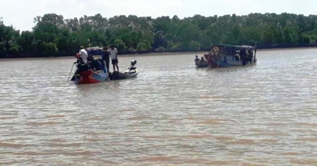 Bến Tre: Lật ghe trên sông Ba Lai, 2 người chết, 2 người mất tích - Ảnh 1