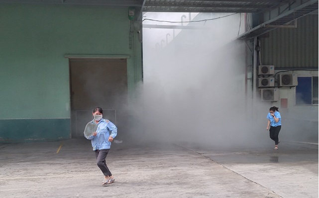 Phối hợp kịp thời xử lý đám cháy giả định tại nhà xưởng công ty xốp nhựa - Ảnh 1
