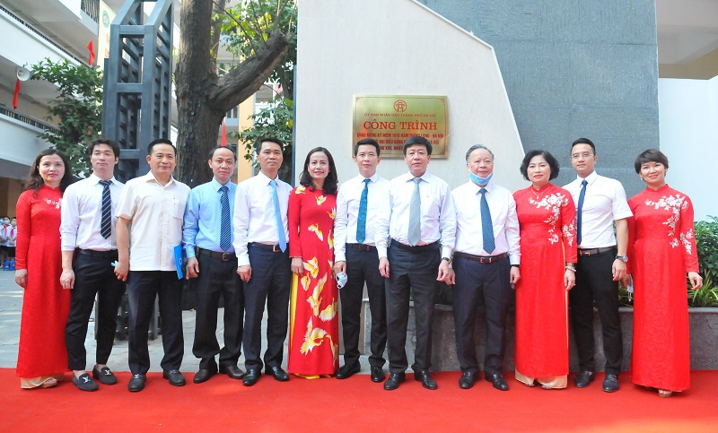 Phó Chủ tịch Thường trực UBND TP Nguyễn Văn Sửu dự lễ khai giảng tại trường THCS Ngô Sỹ Liên - Ảnh 12