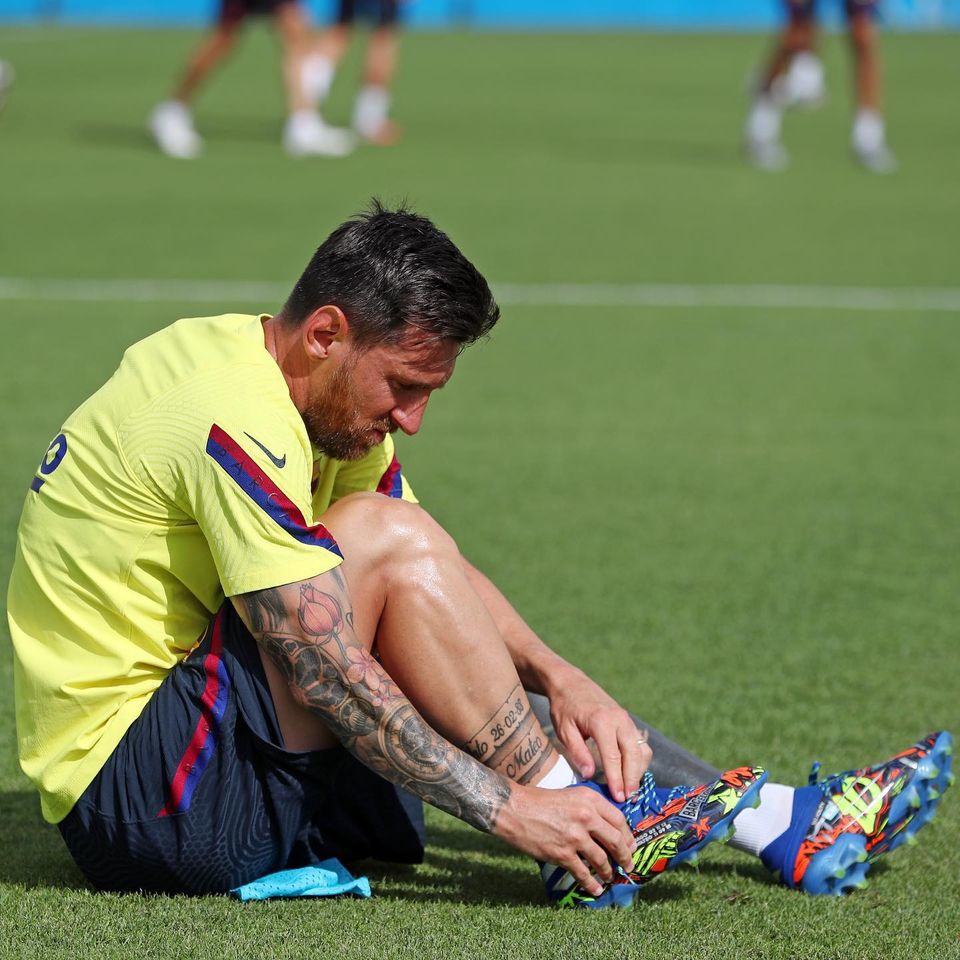 Leo Messi ra đi hay chủ tịch Josep Bartomeu từ chức? - Ảnh 1