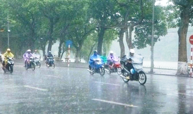 Áp thấp gây mưa kéo dài 10 ngày tại Hà Nội và khu vực Bắc Bộ - Ảnh 1