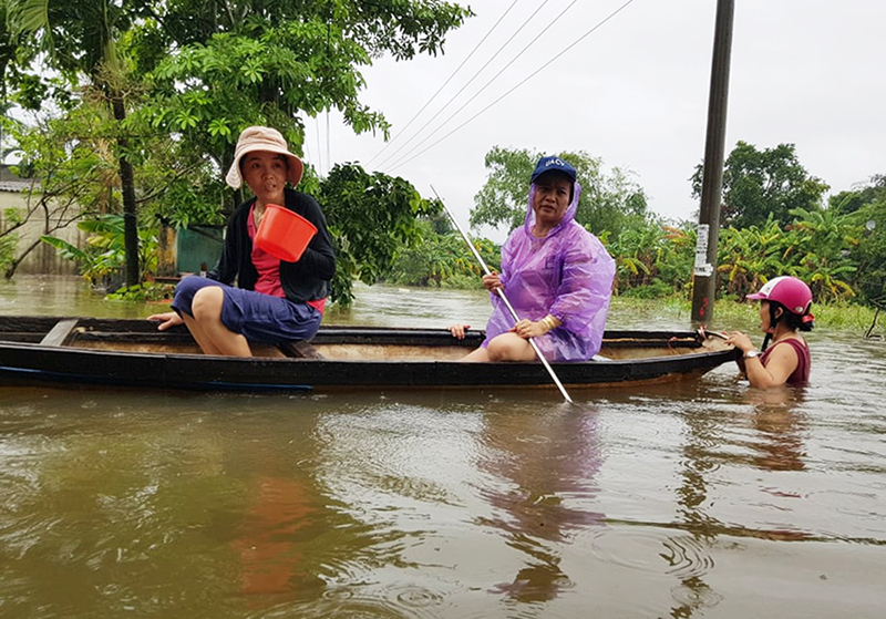 Ảnh: Nhiều nơi ở Đà Nẵng, Quảng Nam ngập sâu trong nước - Ảnh 1