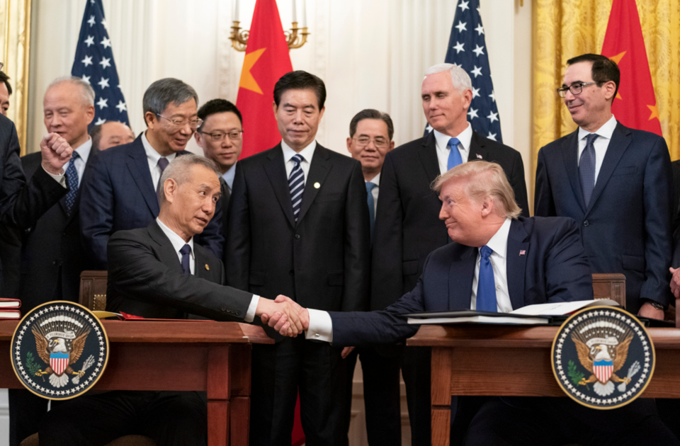 Bầu cử Mỹ: Trung Quốc giúp ông Trump một tay - Ảnh 2