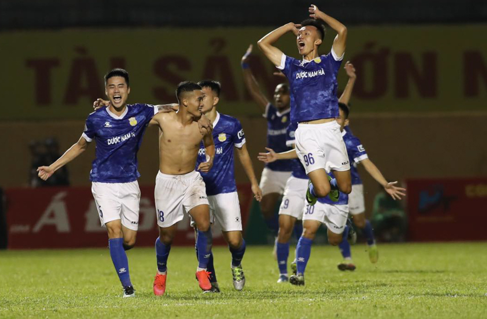 Vòng 1 giai đoạn 2 V-League 2020: Hà Nội FC đánh bại TP Hồ Chí Minh, Nam Định chia điểm trước Thanh Hoá - Ảnh 2