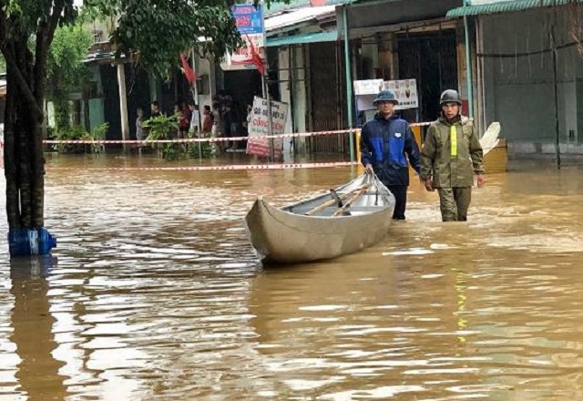 Bão số 6 hoành hành, sản xuất nông nghiệp ở Lý Sơn bị thiệt hại nặng - Ảnh 2