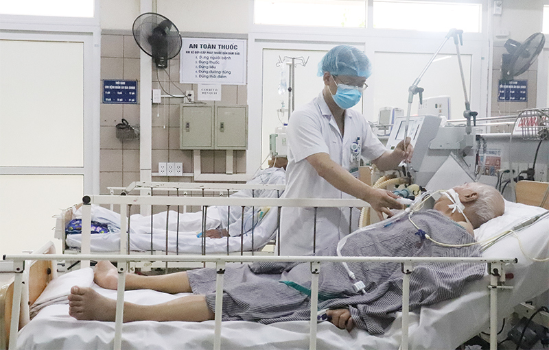 Bệnh nhân liệt cơ vì ăn pate Minh Chay: Hồi sinh nhờ thuốc giải độc 8.000 USD/lọ - Ảnh 1