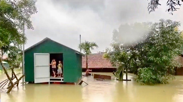 UNDP hỗ trợ Việt Nam xây dựng hơn 3.250 ngôi nhà chống lụt bão - Ảnh 1
