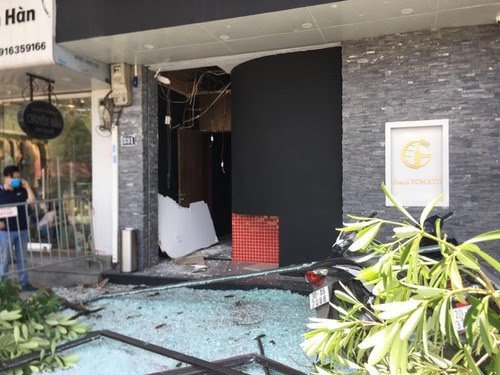 Hà Nội: Nổ lớn tại một nhà hàng trên phố Kim Mã, 3 người bị thương - Ảnh 3