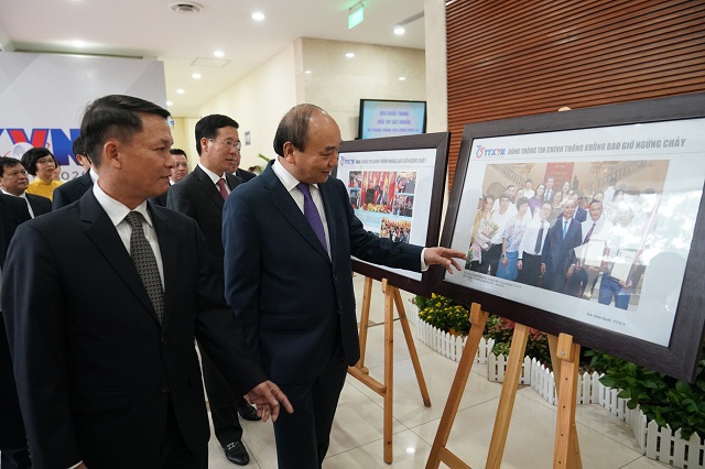 Thủ tướng: Thế hệ tiếp nối của TTXVN phải viết tiếp ‘biên niên sử’ báo chí về dân tộc Việt Nam - Ảnh 3