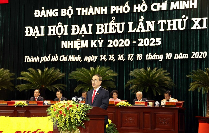 Thủ tướng Nguyễn Xuân Phúc dự, chỉ đạo Đại hội đại biểu Đảng bộ TP Hồ Chí Minh khóa XI - Ảnh 2