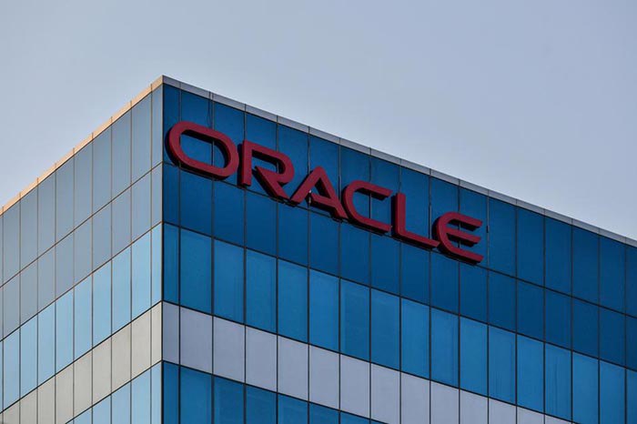 Oracle và Salesforce đối mặt với vụ kiện lên đến 1 tỷ USD - Ảnh 1