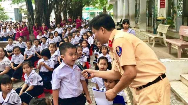 100% học sinh, sinh viên sẽ được dạy về luật và kỹ năng tham gia giao thông - Ảnh 1