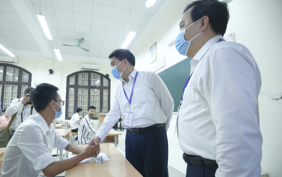 Chủ tịch UBND TP Nguyễn Đức Chung: Đảm bảo các điều kiện tốt nhất cho kỳ thi THPT tại Hà Nội - Ảnh 1