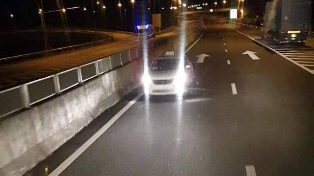 Phạt nặng tài xế đi ngược chiều trên cao tốc Đà Nẵng - Quảng Ngãi - Ảnh 1