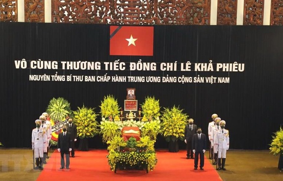 Đại sứ quán Việt Nam tại nhiều nước tiễn đưa nguyên Tổng Bí thư Lê Khả Phiêu - Ảnh 1