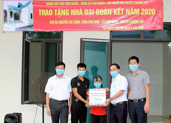 Huyện Chương Mỹ: Trao tặng nhà đại đoàn kết cho hội viên Hội Người mù xã Phú Nghĩa - Ảnh 2