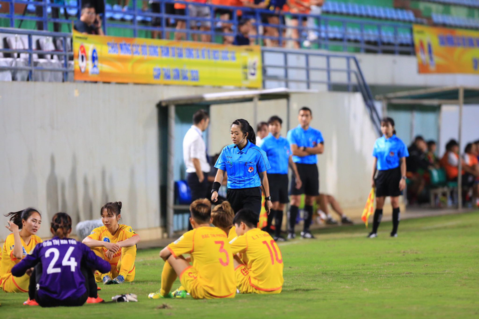 Bỏ trận đấu giữa chừng, Phong Phú Hà Nam đứng trước án phạt nặng từ VFF - Ảnh 2