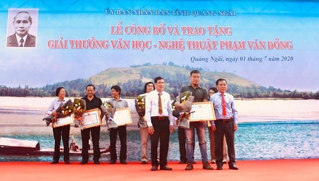 Quảng Ngãi: Trao tặng giải thưởng Văn học - Nghệ thuật Phạm Văn Đồng - Ảnh 1