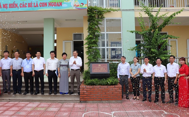 Phú Xuyên gắn biển công trình chào mừng Đại hội Đảng bộ huyện lần thứ XXV, nhiệm kỳ 2020 - 2025 - Ảnh 4