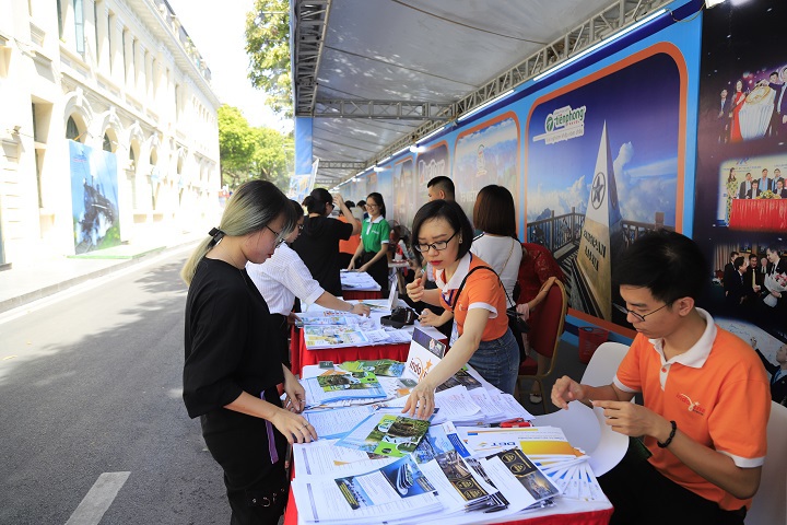 Nhiều hoạt động hấp dẫn quảng bá văn hóa, du lịch Hà Nội tại Hồ Gươm - Ảnh 2