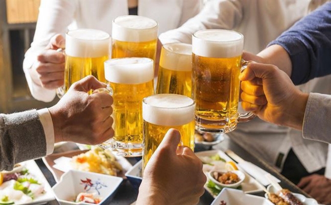 Ngành Y tế cấm uống rượu, bia tại nơi làm việc - Ảnh 1