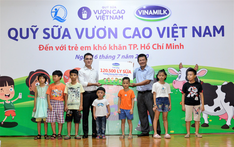 Hành trình trao sữa giữa đại dịch của Quỹ sữa Vươn cao Việt Nam, để mọi trẻ em được uống sữa mội ngày - Ảnh 16