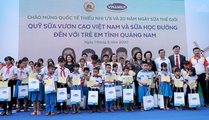 Hành trình trao sữa giữa đại dịch của Quỹ sữa Vươn cao Việt Nam, để mọi trẻ em được uống sữa mội ngày - Ảnh 3