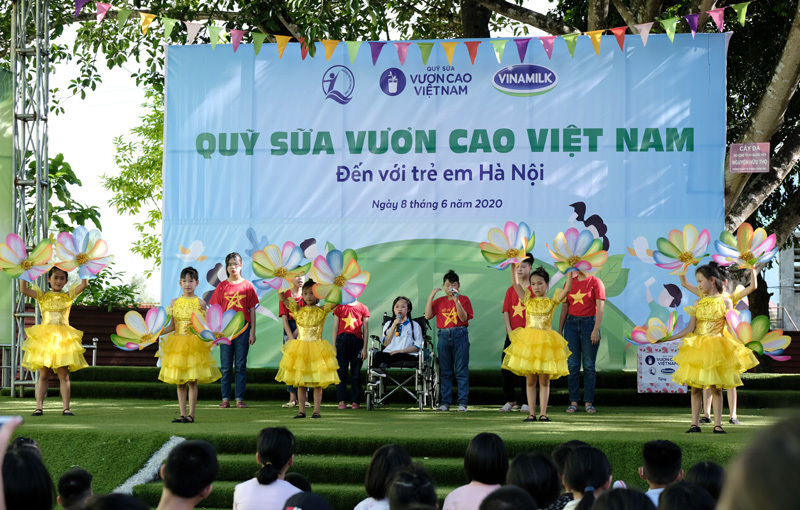 Hành trình trao sữa giữa đại dịch của Quỹ sữa Vươn cao Việt Nam, để mọi trẻ em được uống sữa mội ngày - Ảnh 6