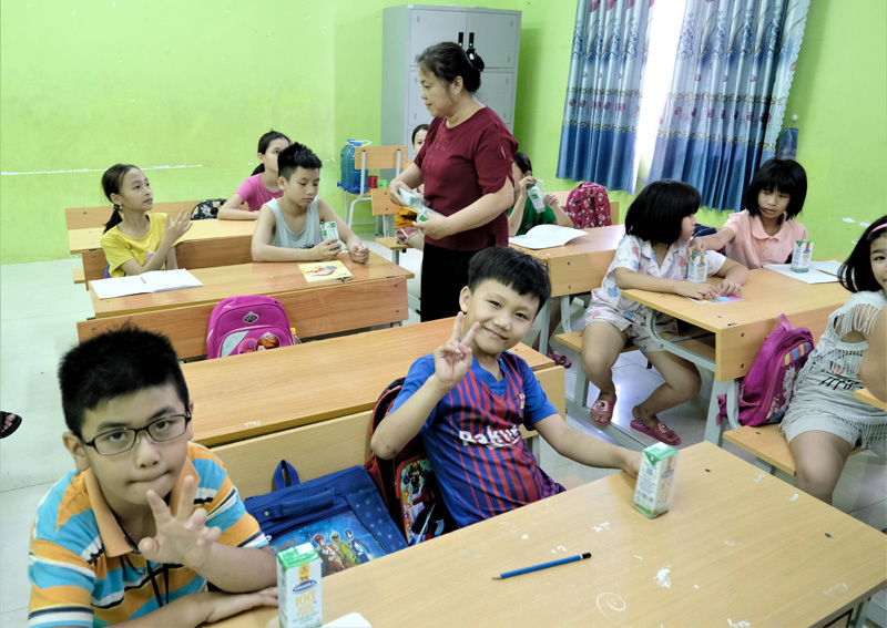 Hành trình trao sữa giữa đại dịch của Quỹ sữa Vươn cao Việt Nam, để mọi trẻ em được uống sữa mội ngày - Ảnh 8
