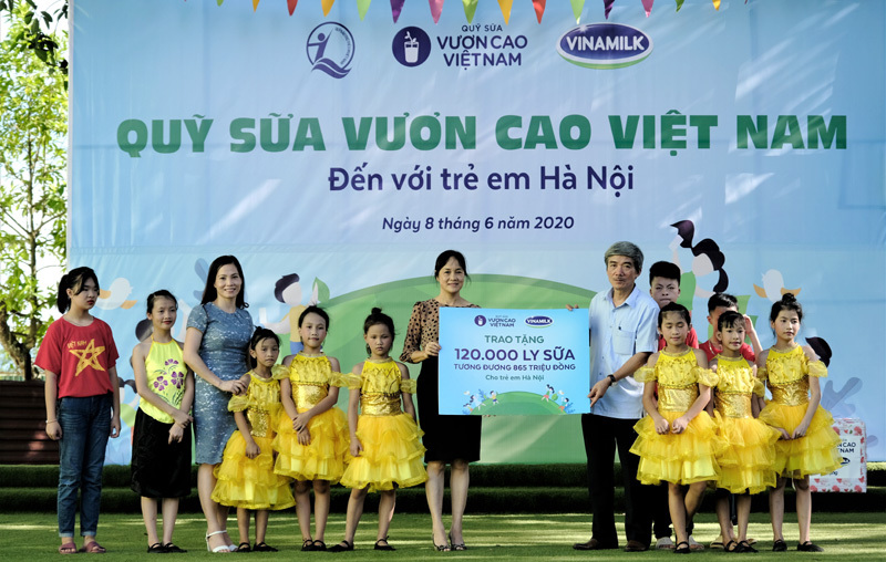 Hành trình trao sữa giữa đại dịch của Quỹ sữa Vươn cao Việt Nam, để mọi trẻ em được uống sữa mội ngày - Ảnh 10