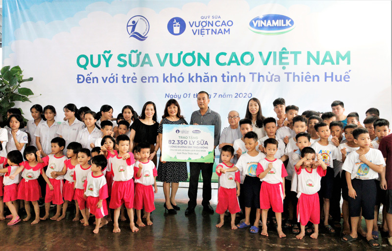Hành trình trao sữa giữa đại dịch của Quỹ sữa Vươn cao Việt Nam, để mọi trẻ em được uống sữa mội ngày - Ảnh 11