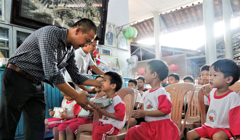 Hành trình trao sữa giữa đại dịch của Quỹ sữa Vươn cao Việt Nam, để mọi trẻ em được uống sữa mội ngày - Ảnh 12