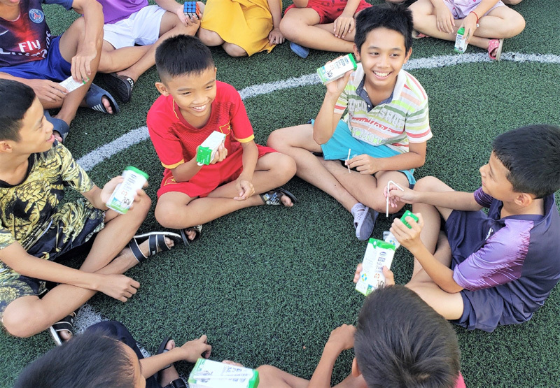 Hành trình trao sữa giữa đại dịch của Quỹ sữa Vươn cao Việt Nam, để mọi trẻ em được uống sữa mội ngày - Ảnh 13