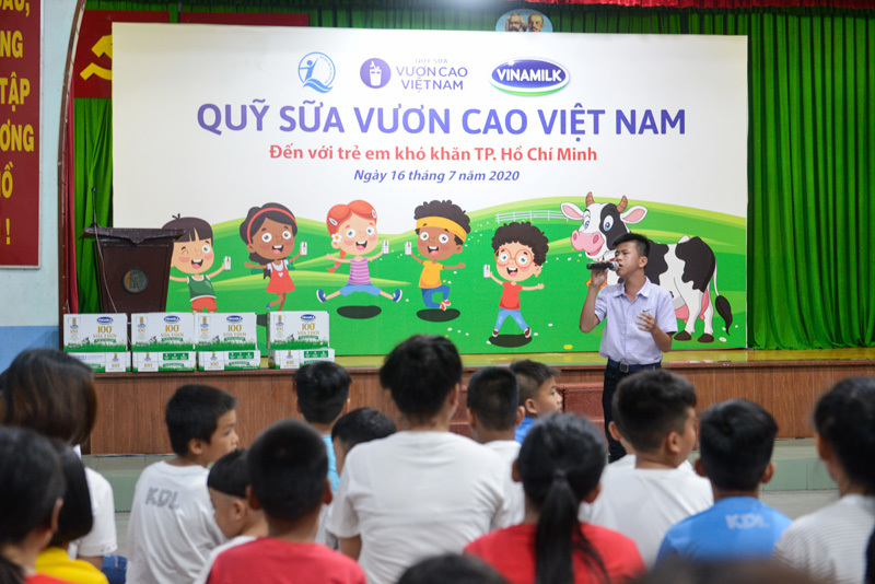 Hành trình trao sữa giữa đại dịch của Quỹ sữa Vươn cao Việt Nam, để mọi trẻ em được uống sữa mội ngày - Ảnh 15