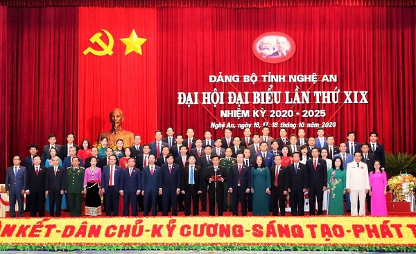 Bế mạc Đại hội đại biểu Đảng bộ tỉnh Nghệ An lần thứ XIX - Ảnh 1