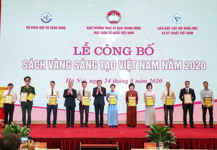 Ra mắt  “Sách vàng sáng tạo Việt Nam năm 2020” - Ảnh 2